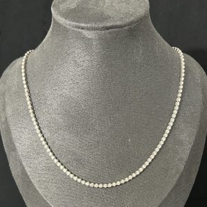 Collier serti de diamants en or blanc 18 carats (750/000)