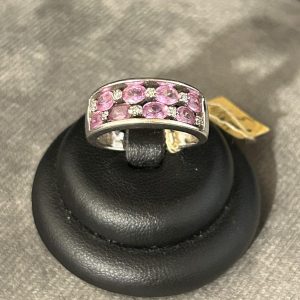 Bague or blanc 18 carats (750/000) avec saphirs roses et diamants