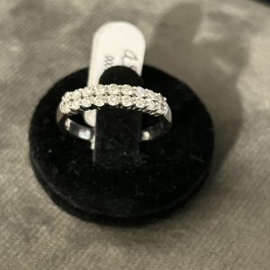 Demi alliance double rang diamants en or blanc 18 carats (750/000)