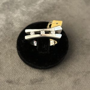 Bague trilogie diamants sur or blanc 18 carats (750/000)
