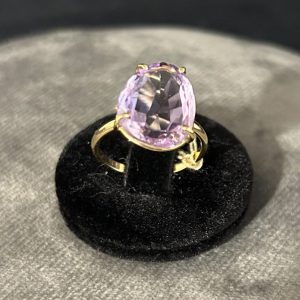 Bague améthyste en or jaune 18 carats (750/000)