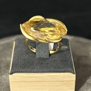Bague citrine navette en or jaune 18 carats (750/000)